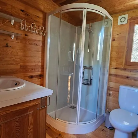 Apartment Roulotte Farigoule Avec Jacuzzi Baron (Gard)