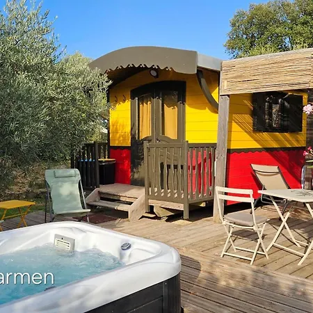 Roulotte Farigoule Avec Jacuzzi Apartmán