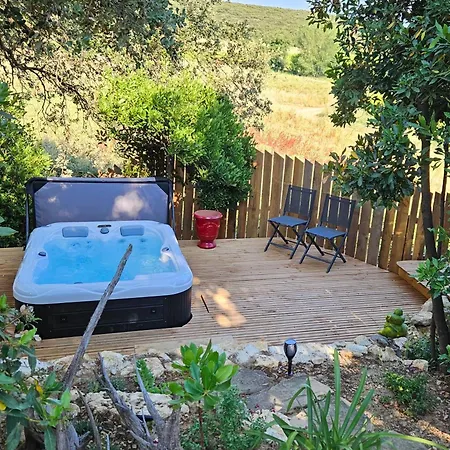 Roulotte Farigoule Avec Jacuzzi Apartmán *